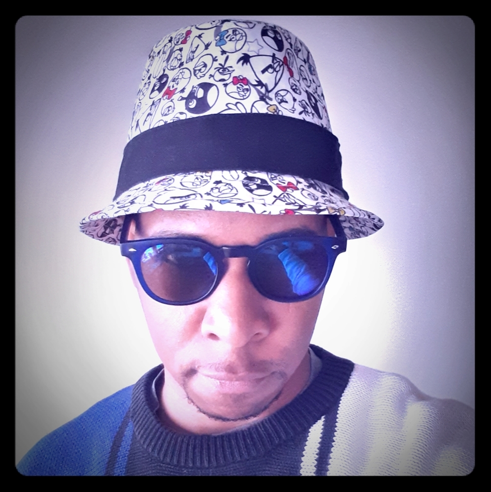 Angry Birds Bucket Hat - Picture 1 of 7